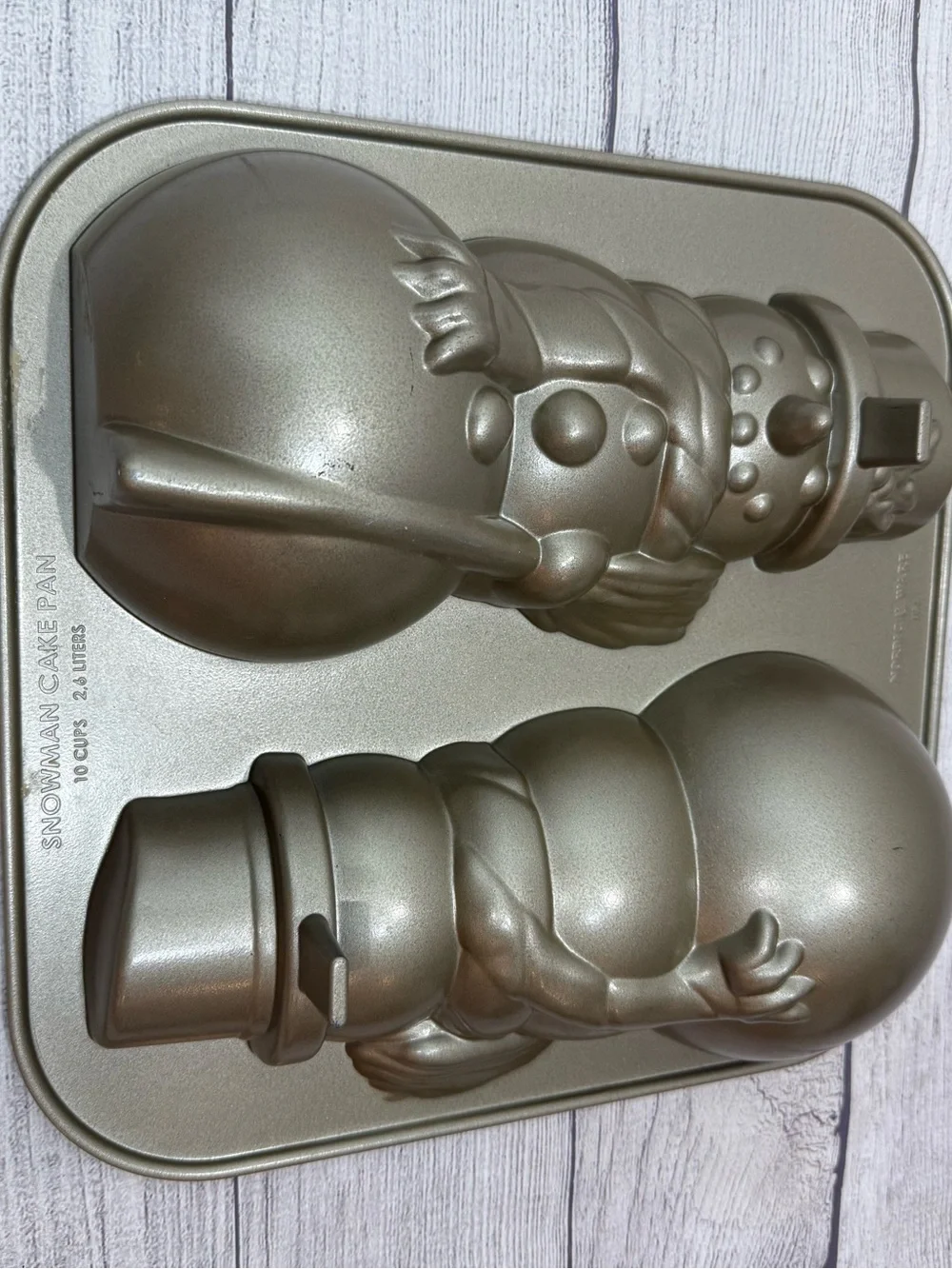 Nordic Ware 10 Cup 3D Snowman Cake Baking Pan Mold Cast Aluminum USA holidays